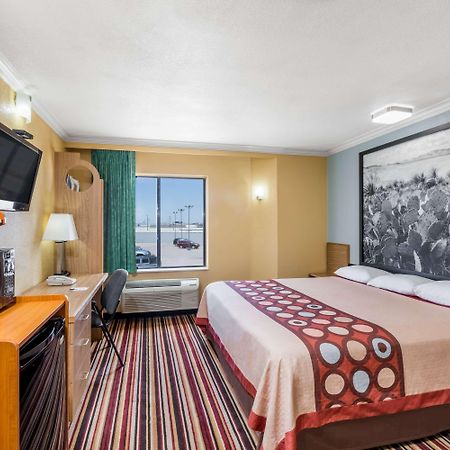 Motel Super 8 By Wyndham Midland Exteriér fotografie