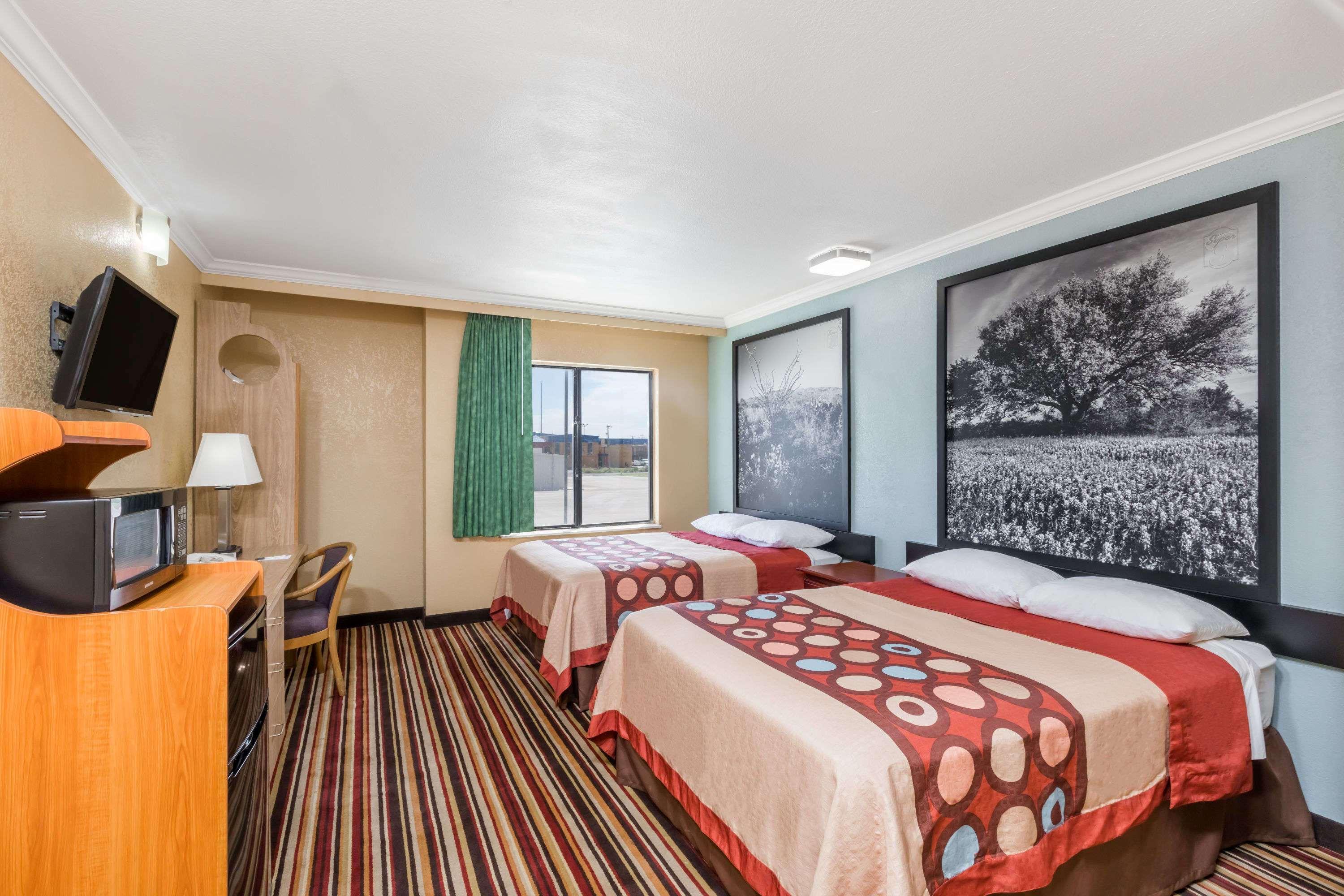Motel Super 8 By Wyndham Midland Exteriér fotografie