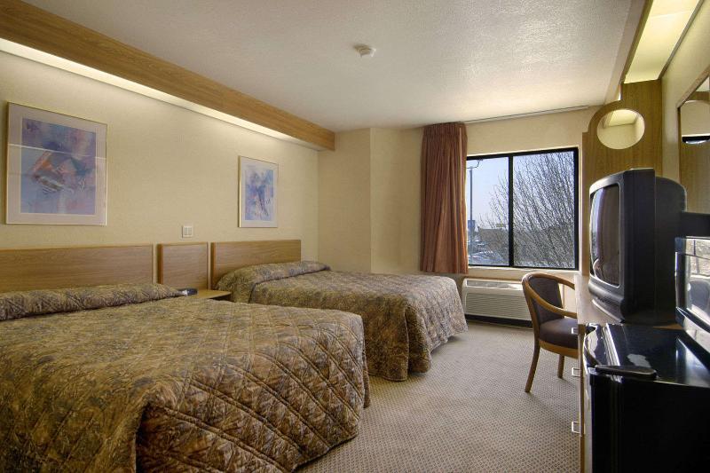 Motel Super 8 By Wyndham Midland Pokoj fotografie